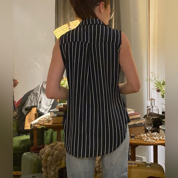 Sleeveless stripped tunic - Picture 5 of 5